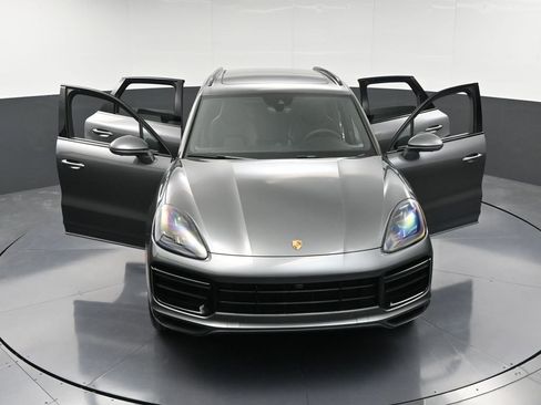 Certified 2021 Porsche Cayenne Turbo image 38