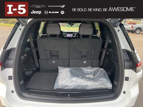 New 2025 Jeep Grand Cherokee L Limited w/ Luxury Tech Group II image 12