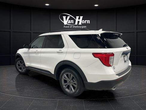 Used 2023 Ford Explorer XLT w/ Equipment Group 202A AWD/4WD image 5