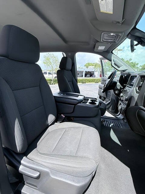 Used 2021 Chevrolet Silverado 1500 Custom w/ Safety Confidence Package RWD image 13