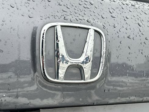 Used 2017 Honda Pilot Touring image 12