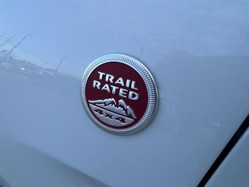 Used 2017 Jeep Grand Cherokee Trailhawk w/ Trailhawk Luxury Group image 7