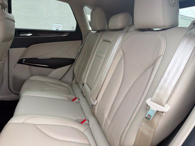 Used 2017 Lincoln MKC Reserve w/ Lincoln MKC Climate Package AWD/4WD image 19