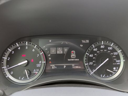 Used 2021 Toyota Highlander XLE FWD image 15