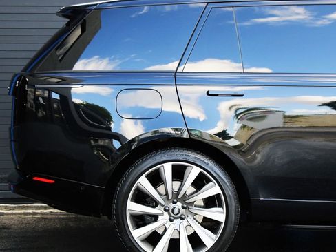 Used 2023 Land Rover Range Rover Long Wheelbase First Edition image 17