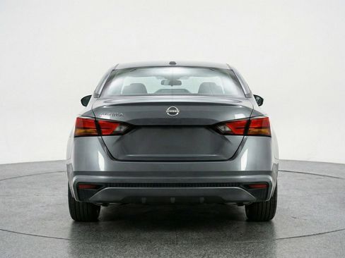 Used 2025 Nissan Altima 2.5 SV image 7