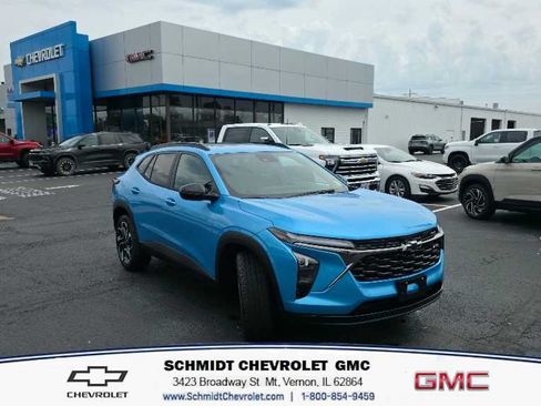 New 2026 Chevrolet Trax RS w/ Sunroof Package FWD image 3