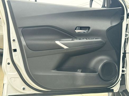 Used 2024 Nissan Kicks SV image 12