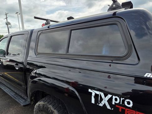 Used 2012 Toyota Tacoma 4x4 Double Cab w/ TRD Off-Road Pkg image 17