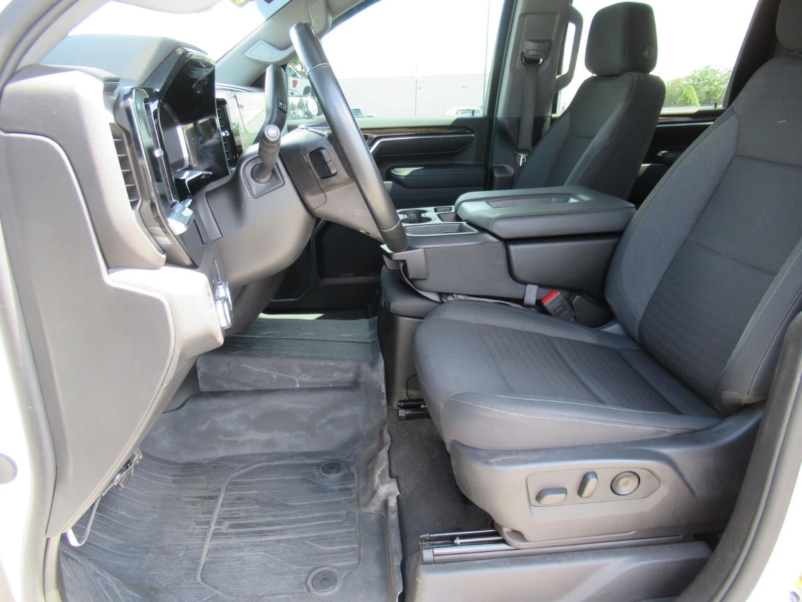 Used 2024 GMC Sierra 2500 SLE w/ SLE Value Package; AWD/4WD image 18