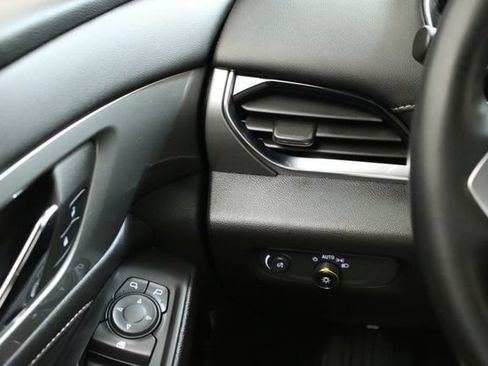 Used 2023 Chevrolet Traverse LT AWD/4WD image 18