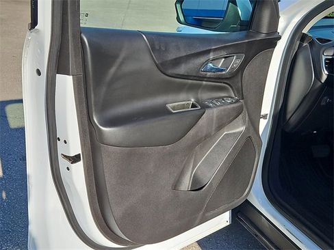 Used 2019 Chevrolet Equinox LT image 16