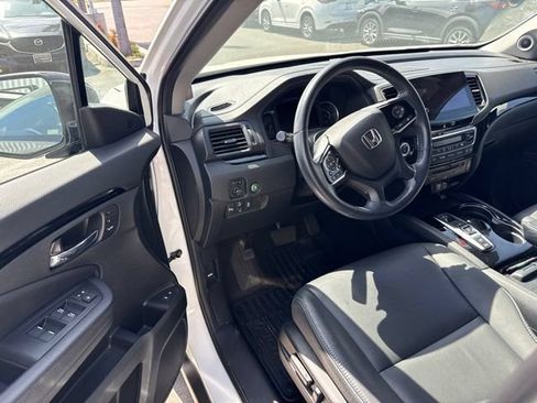 Used 2022 Honda Pilot Touring image 5