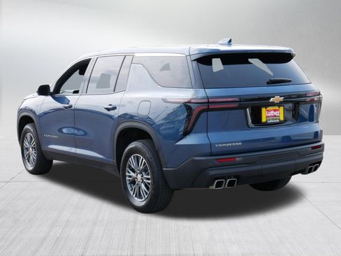 Used 2024 Chevrolet Traverse LS FWD image 5