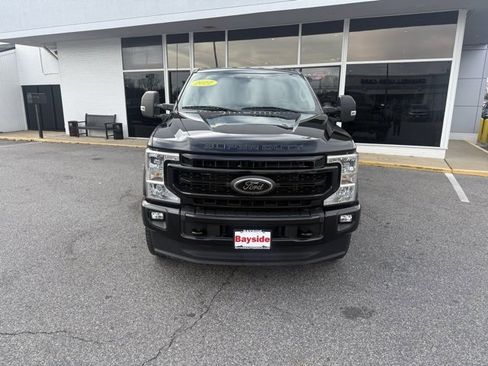 Used 2022 Ford F350 XLT w/ Black Appearance Package image 5