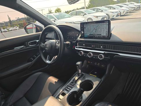 Used 2024 Honda Civic Sport Touring image 10