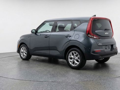 Used 2025 Kia Soul LX w/ LX Technology Package image 5