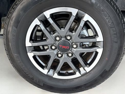 Used 2025 Toyota Tacoma TRD Sport AWD/4WD image 31