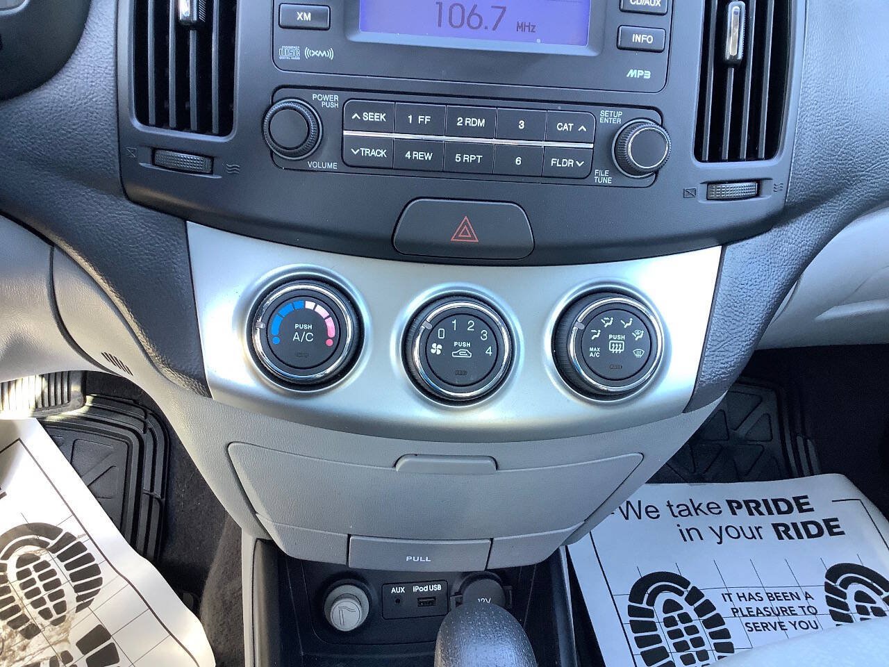 Used 2010 Hyundai Elantra GLS FWD image 32