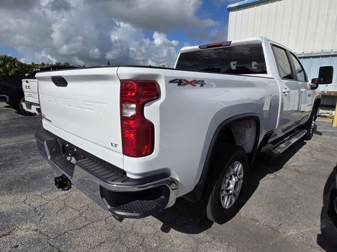 Used 2025 Chevrolet Silverado 2500 LT w/ Convenience Package AWD/4WD image 3