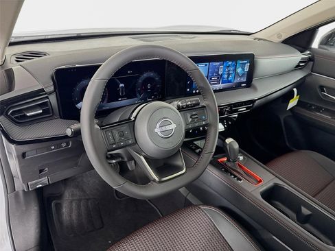 New 2026 Nissan Kicks SR FWD image 9