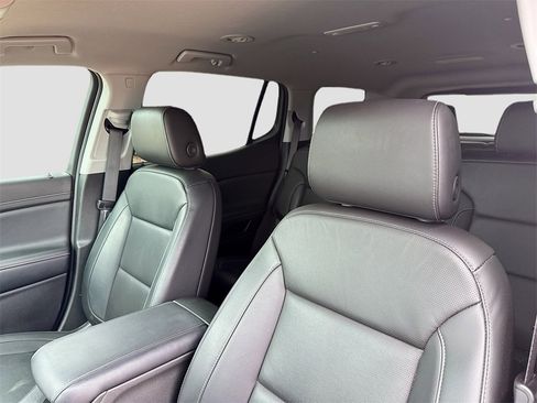 Used 2023 GMC Acadia SLT w/ Elevation Edition image 13