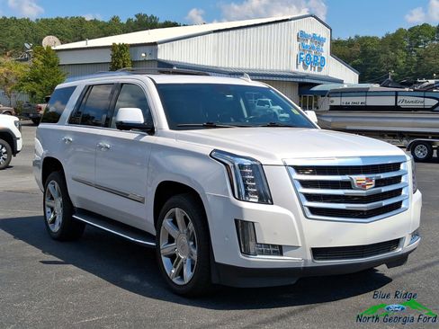 Used 2020 Cadillac Escalade Luxury image 7