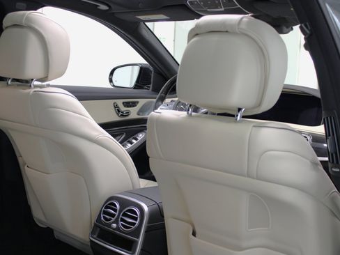 Used 2018 Mercedes-Benz S 560 Sedan image 44