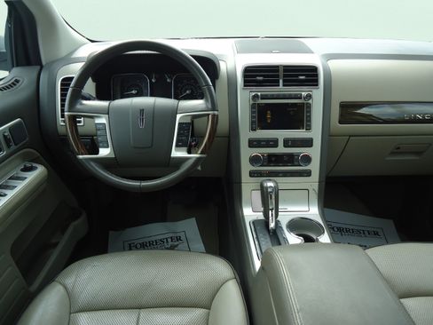 Used 2010 Lincoln MKX AWD image 12