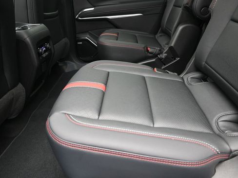 New 2026 Chevrolet Equinox LT w/ Convenience Package II AWD/4WD image 16