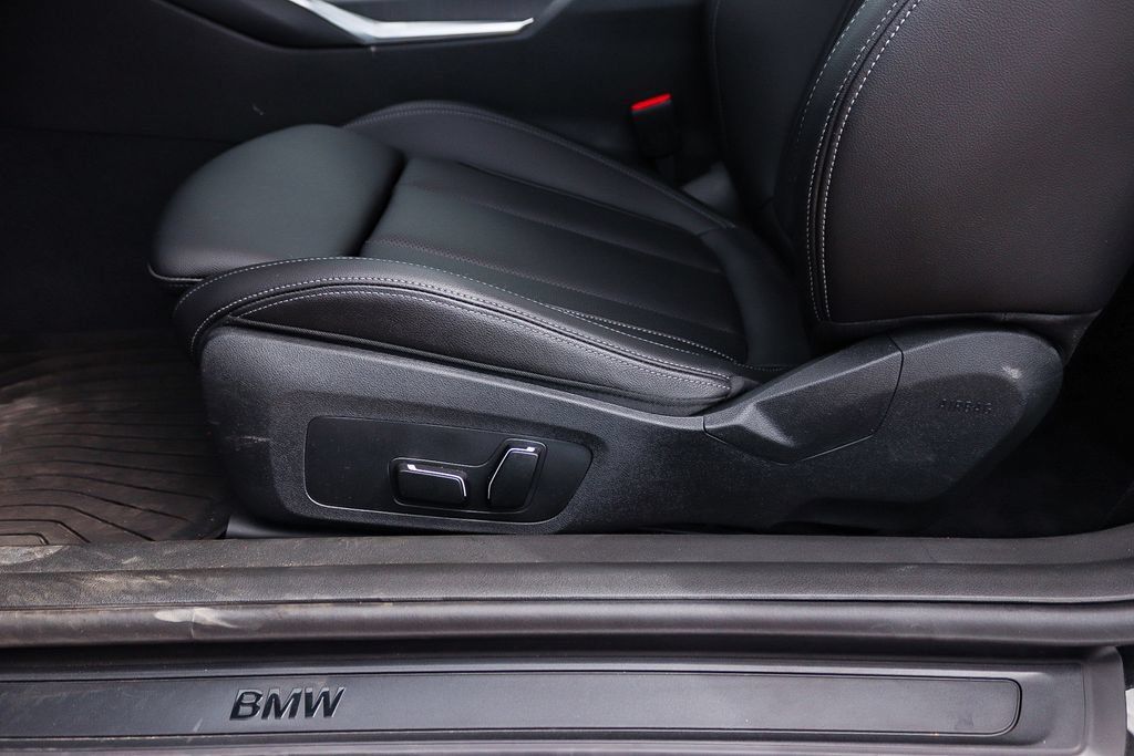 Used 2025 BMW 230i Coupe w/ Premium Package RWD image 21