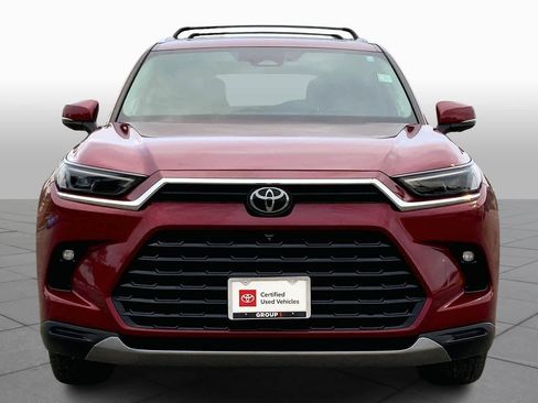Used 2024 Toyota Grand Highlander Limited image 3