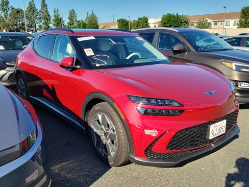 Used 2024 Genesis GV60 RWD image 3