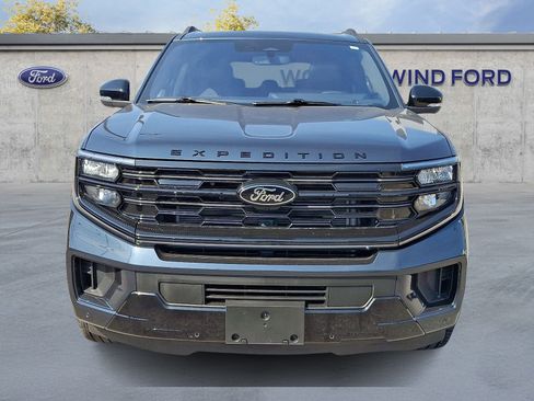 Used 2025 Ford Expedition Platinum w/ Stealth Performance Package AWD/4WD image 2