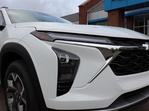 New 2026 Chevrolet Trax LT w/ Driver Confidence Package image 3