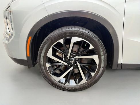 Used 2022 Mitsubishi Outlander ES FWD image 29