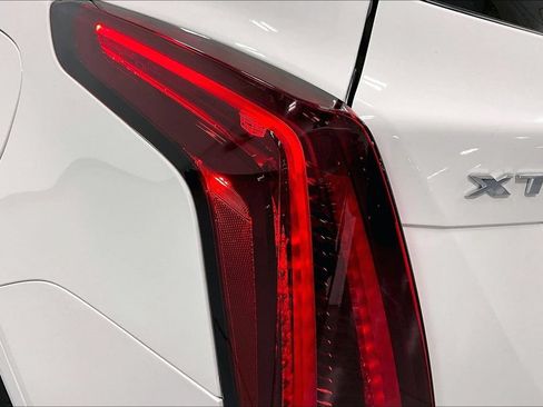 Used 2023 Cadillac XT5 Premium Luxury FWD image 37