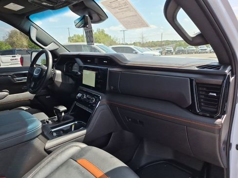 Used 2025 GMC Sierra 1500 AT4 w/ AT4 Premium Package image 14