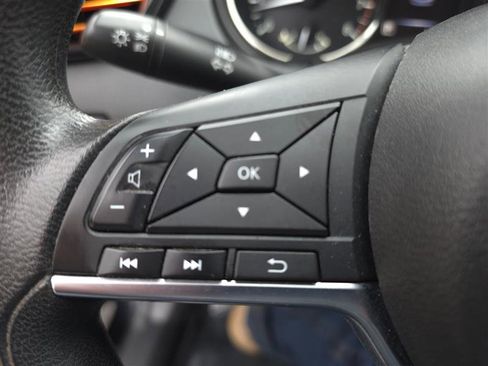 Used 2018 Nissan Rogue Sport S image 47