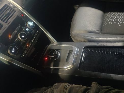 Used 2019 Land Rover Discovery Sport SE image 21