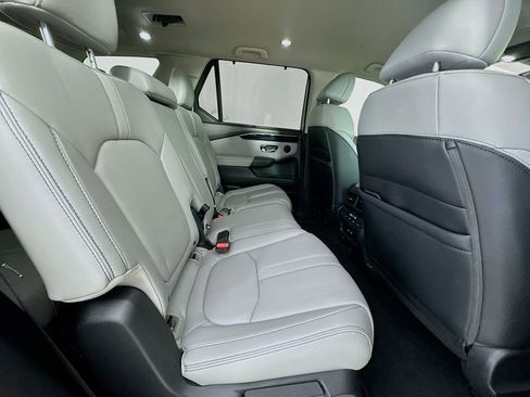 Used 2025 Honda Pilot EX-L image 37