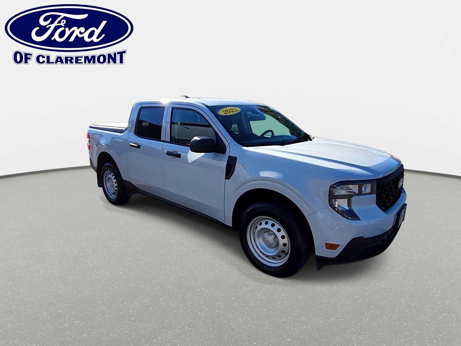 Used 2025 Ford Maverick XL w/ Equipment Group 102A AWD/4WD image 2