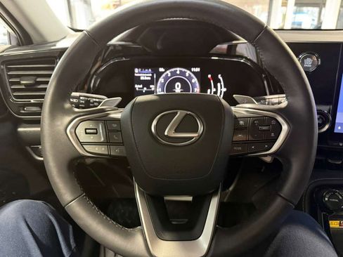 Used 2025 Lexus NX 250 FWD image 11