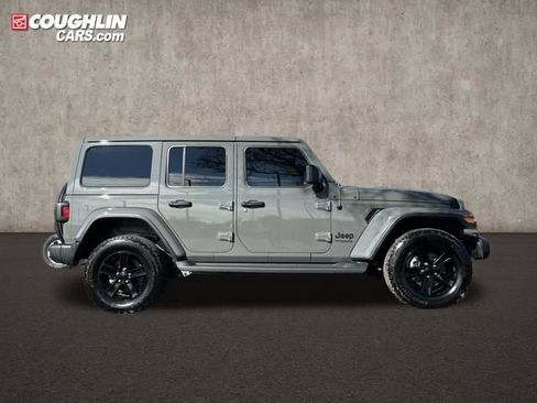 Used 2020 Jeep Wrangler Unlimited Sahara image 3