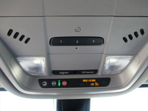 Used 2023 GMC Acadia SLT w/ Technology Package image 30