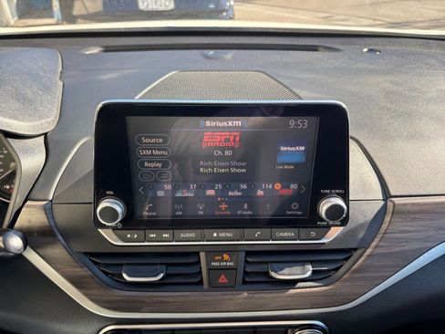 Used 2025 Nissan Altima 2.5 SV image 21