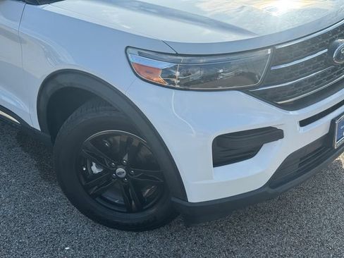 Used 2021 Ford Explorer XLT RWD image 3