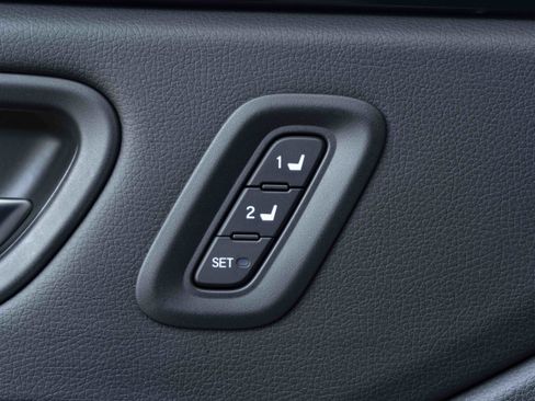 Used 2025 Honda Pilot Touring image 40