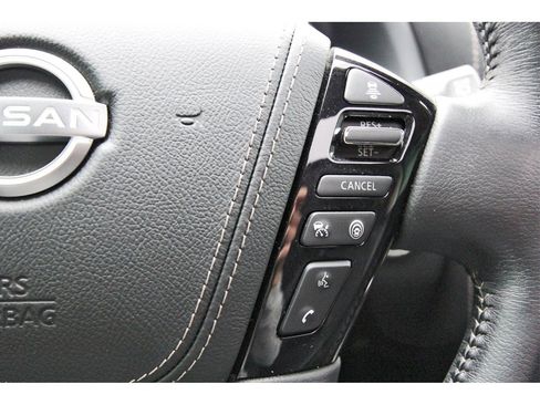 Certified 2021 Nissan Armada Platinum image 12