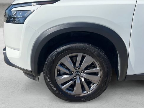 Used 2024 Nissan Pathfinder SV FWD image 23